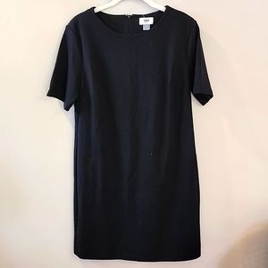 EUC Old Navy Shift Dress - Black (Small)